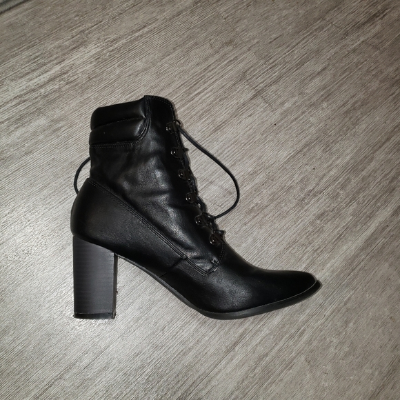 Black Pointed Toe High Heel Leather Ankle Booties sz 8 - Picture 3 of 7